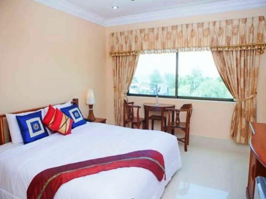 Golden Sand Hotel Sihanoukville Kültér fotó